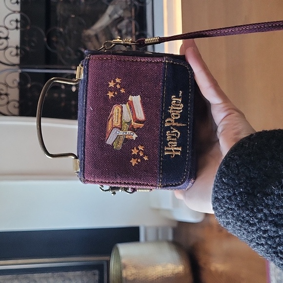 Harry potter Warner Bros. Purple Crossbody Bag - Picture 4 of 5